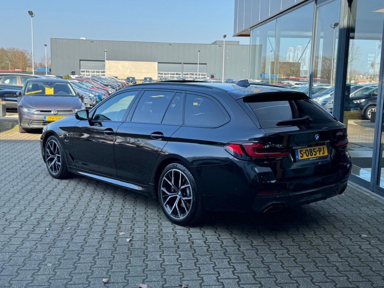 BMW 5-SERIE 530e M Sport - Pan dak - Laser LED - stoel/st verwarming - electr trekhaak