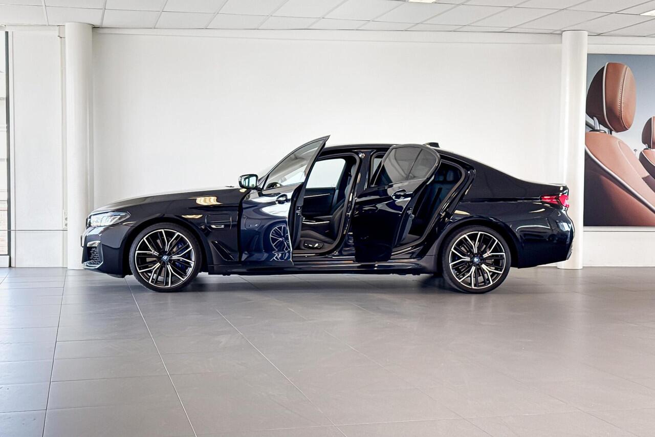 BMW 5-SERIE Sedan 545e xDrive Business Edition Plus | M Sport | Stoelverwarming | Headup Display | Achteruitrijcamera |