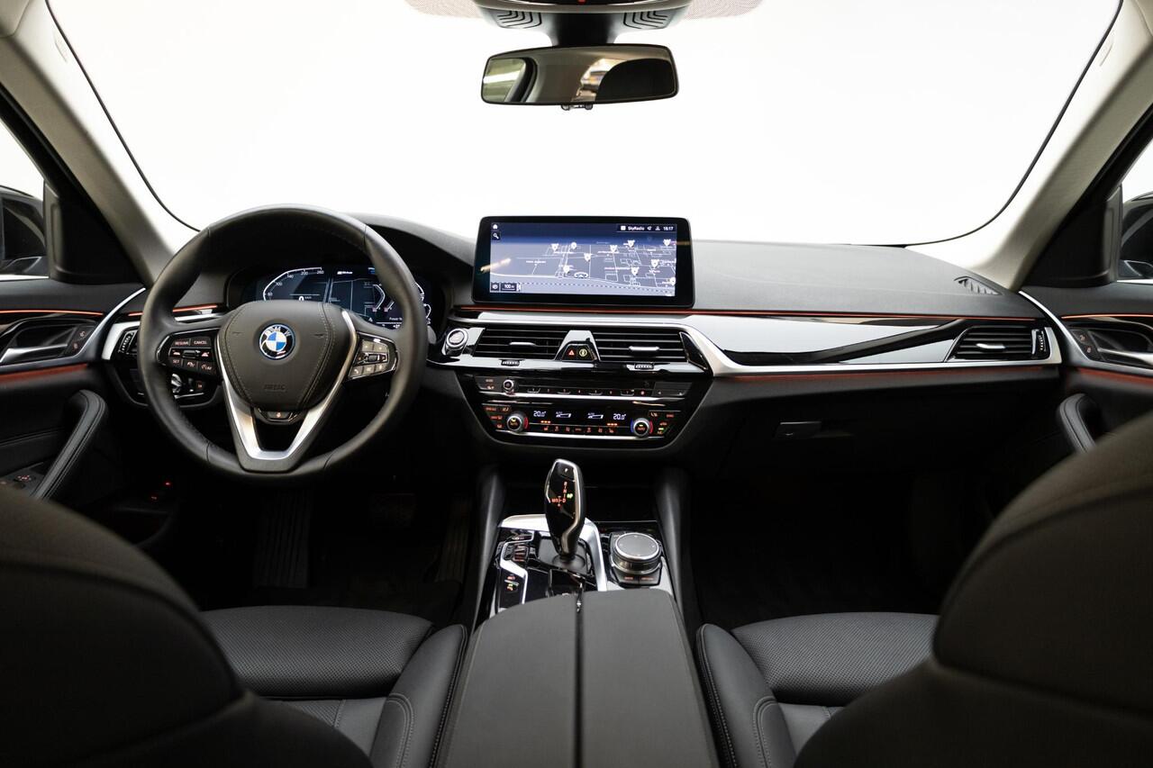 BMW 5-SERIE Touring 530e Executive | Driving Assistant | Adaptive Cruise | Trekhaak |