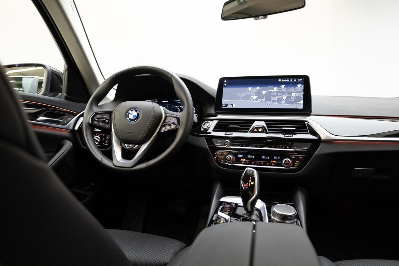 BMW 5-SERIE Touring 530e Executive | Driving Assistant | Adaptive Cruise | Trekhaak |