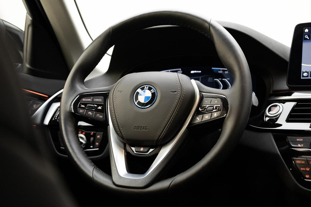 BMW 5-SERIE Touring 530e Executive | Driving Assistant | Adaptive Cruise | Trekhaak |