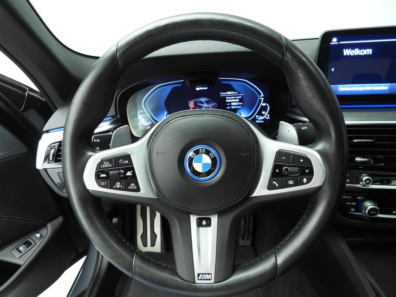 BMW 5-SERIE Sedan 530e | M-Sportpakket | LED | Leder | HUD | Schuifdak | Trekhaak | Active cruise | DAB | Harman-kardon sound | Alu 20 inch