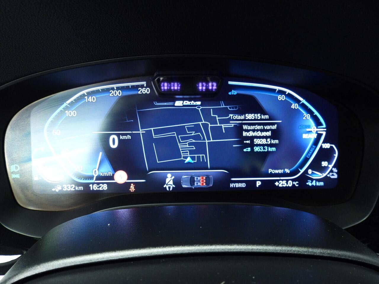 BMW 5-SERIE Sedan 530e | M-Sportpakket | LED | Leder | HUD | Schuifdak | Trekhaak | Active cruise | DAB | Harman-kardon sound | Alu 20 inch