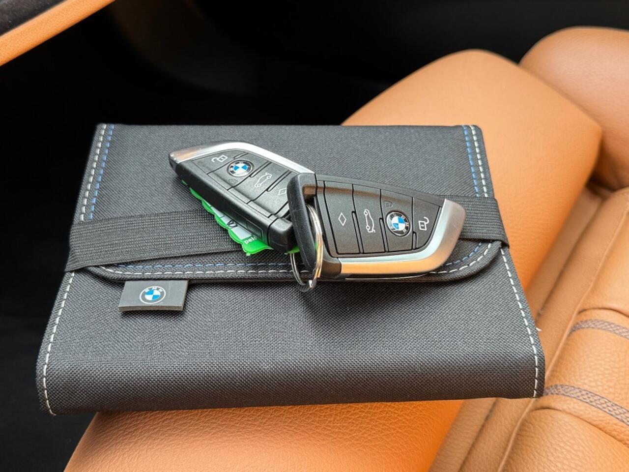 BMW 5-SERIE 520 i Touring autom 184pk Bns Edition Plus ecc,navigatie,led,leer,sportstoel,lmv,pdc