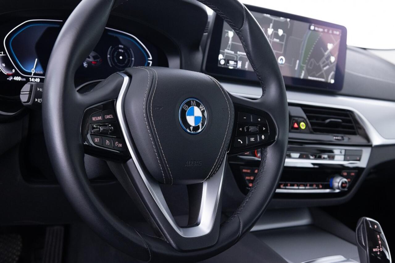 BMW 5-SERIE 530 e Touring Business Edition Plus | LEDER | LED ? 1e Eigenaar