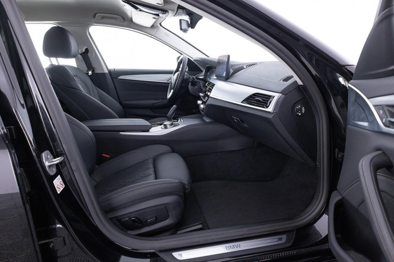 BMW 5-SERIE 530 e Touring Business Edition Plus | LEDER | LED ? 1e Eigenaar