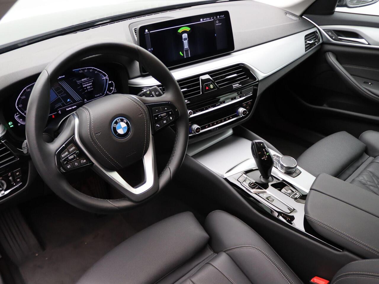 BMW 5-SERIE Touring 530e High Executive | Sportstoelen | Live Cockpit Prof | 18"
