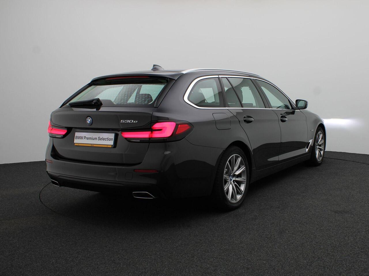 BMW 5-SERIE Touring 530e High Executive | Sportstoelen | Live Cockpit Prof | 18"