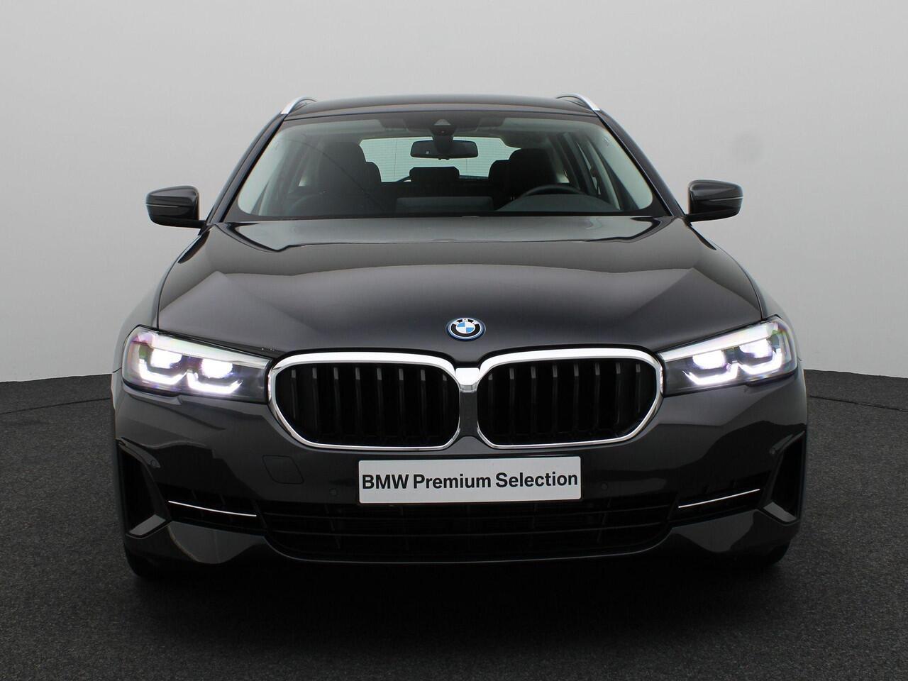 BMW 5-SERIE Touring 530e High Executive | Sportstoelen | Live Cockpit Prof | 18"