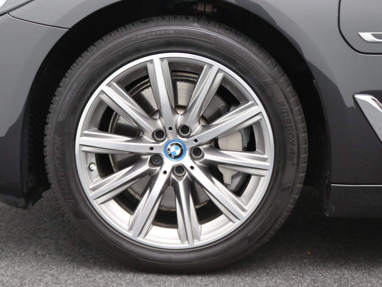 BMW 5-SERIE Touring 530e High Executive | Sportstoelen | Live Cockpit Prof | 18"