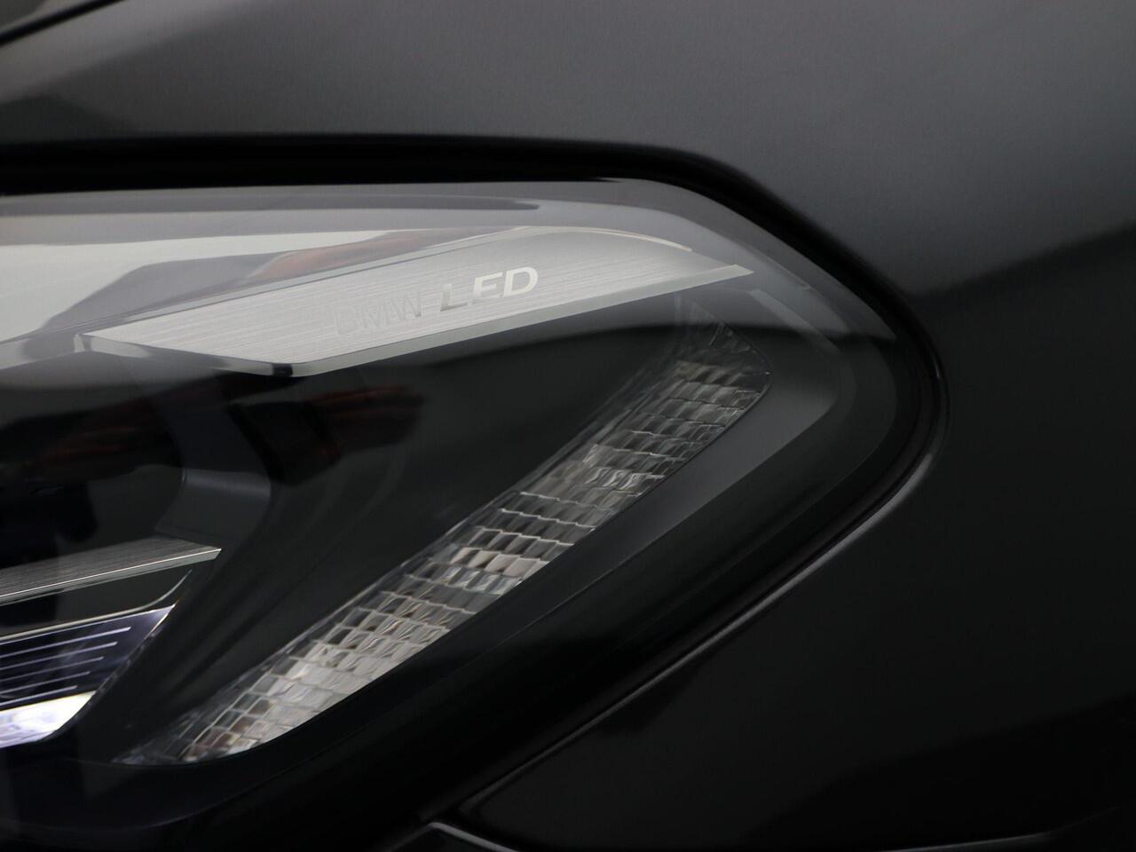 BMW 5-SERIE Touring 530e High Executive | Sportstoelen | Live Cockpit Prof | 18"