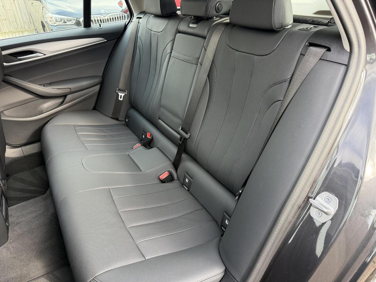 BMW 5-SERIE Touring 530e Business Edition Plus Org NL 1ste eigenaar