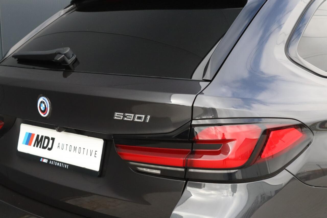 BMW 5-SERIE Touring 530i M Sport Laser Pano Comfort 20 inch -VOL-