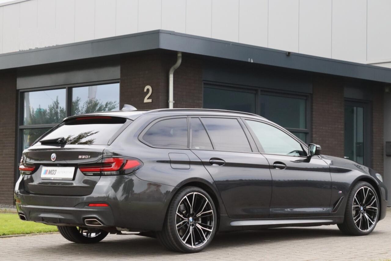 BMW 5-SERIE Touring 530i M Sport Laser Pano Comfort 20 inch -VOL-