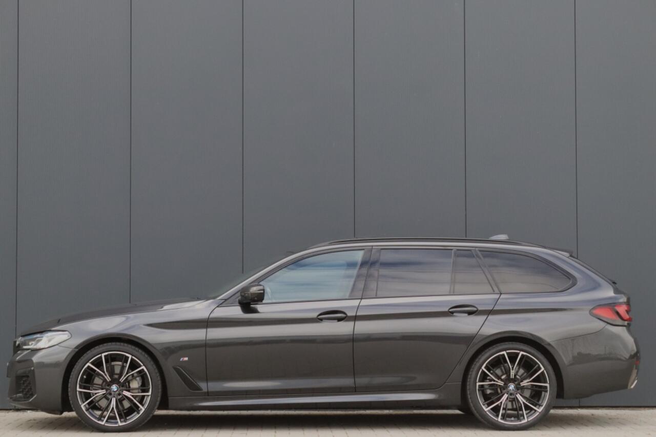 BMW 5-SERIE Touring 530i M Sport Laser Pano Comfort 20 inch -VOL-