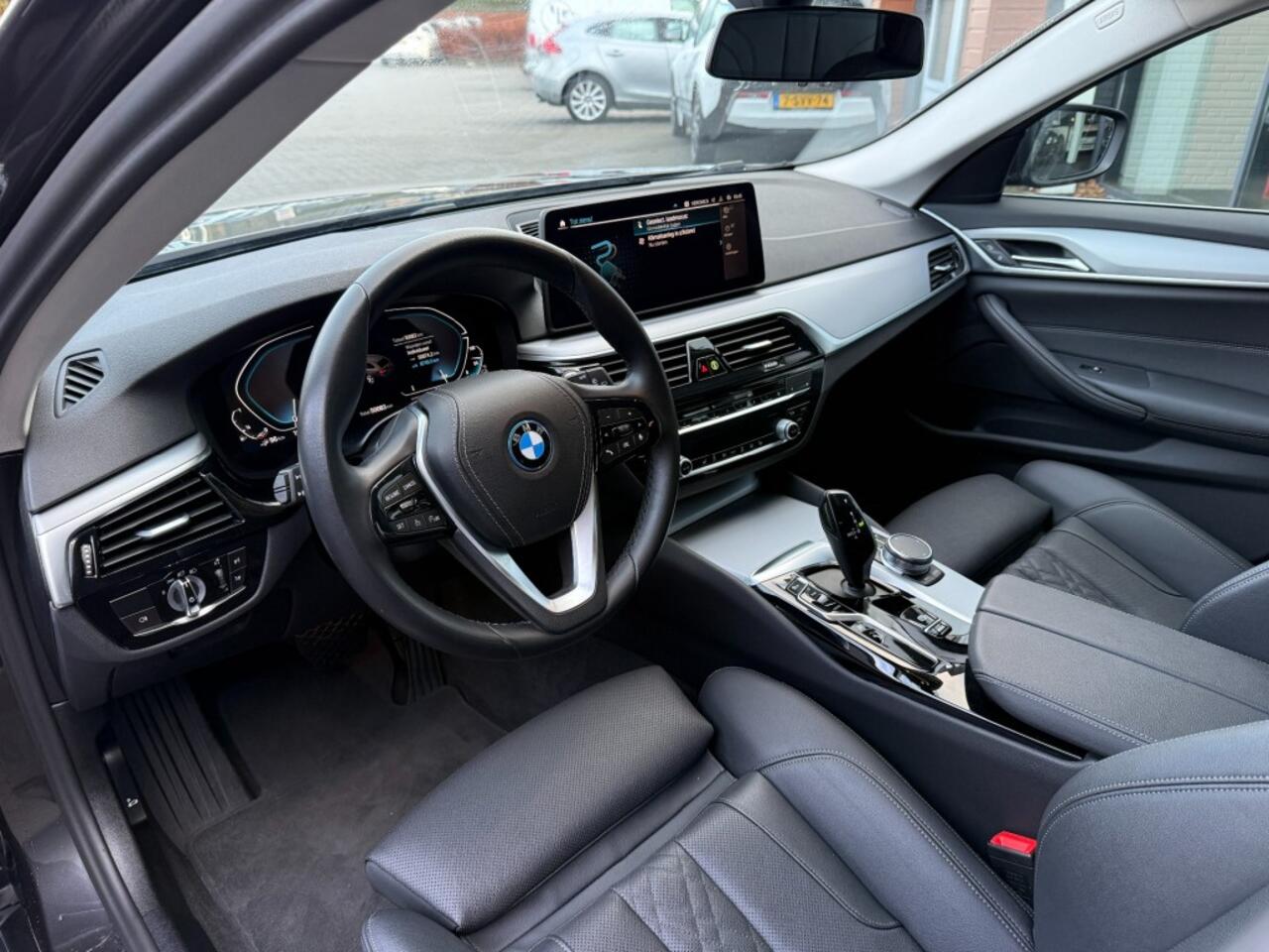 BMW 5-SERIE 530e Business Ed.+,Leer,LED,NaviPro,Stoelverw,
