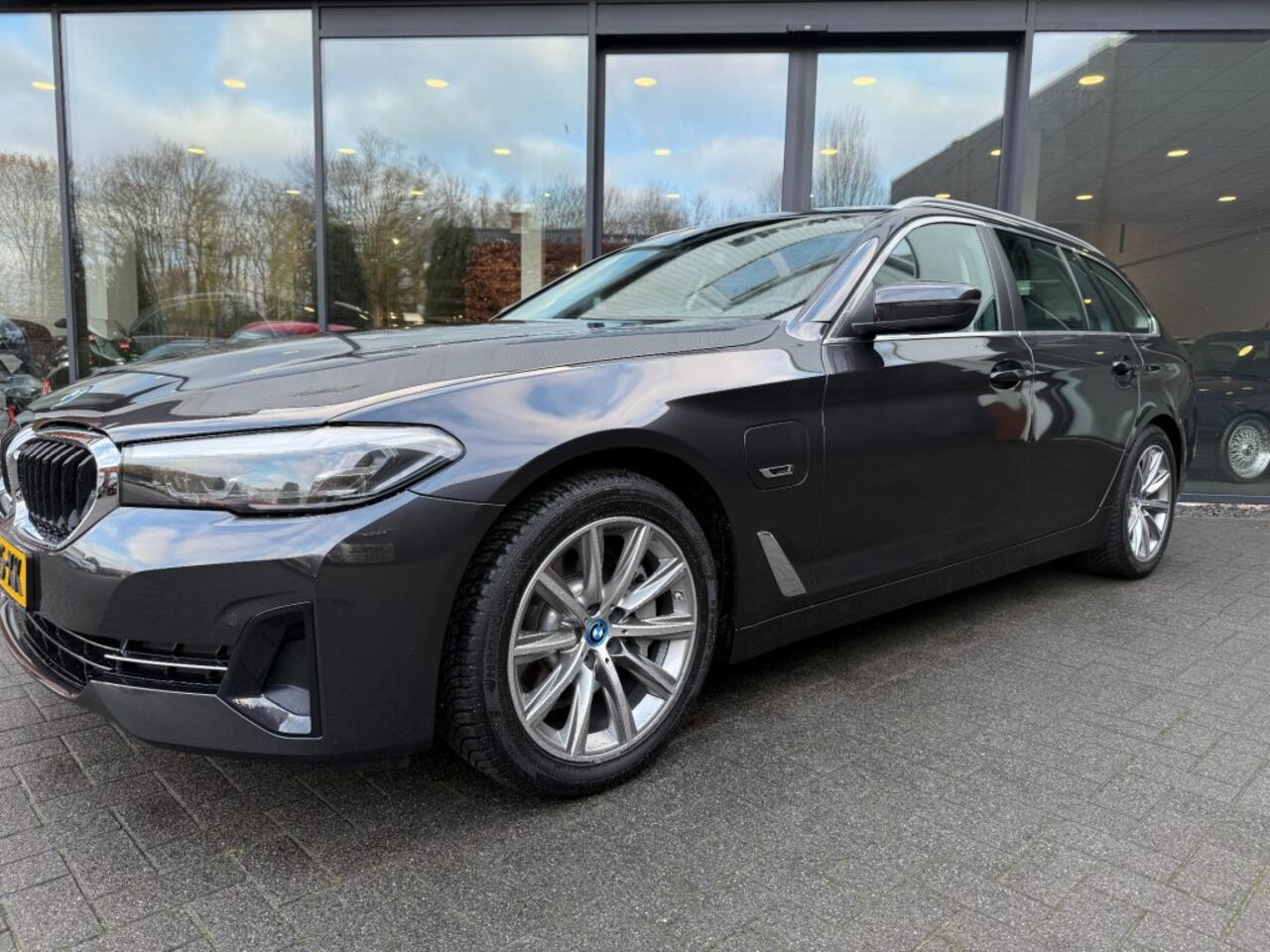 BMW 5-SERIE 530e Business Ed.+,Leer,LED,NaviPro,Stoelverw,