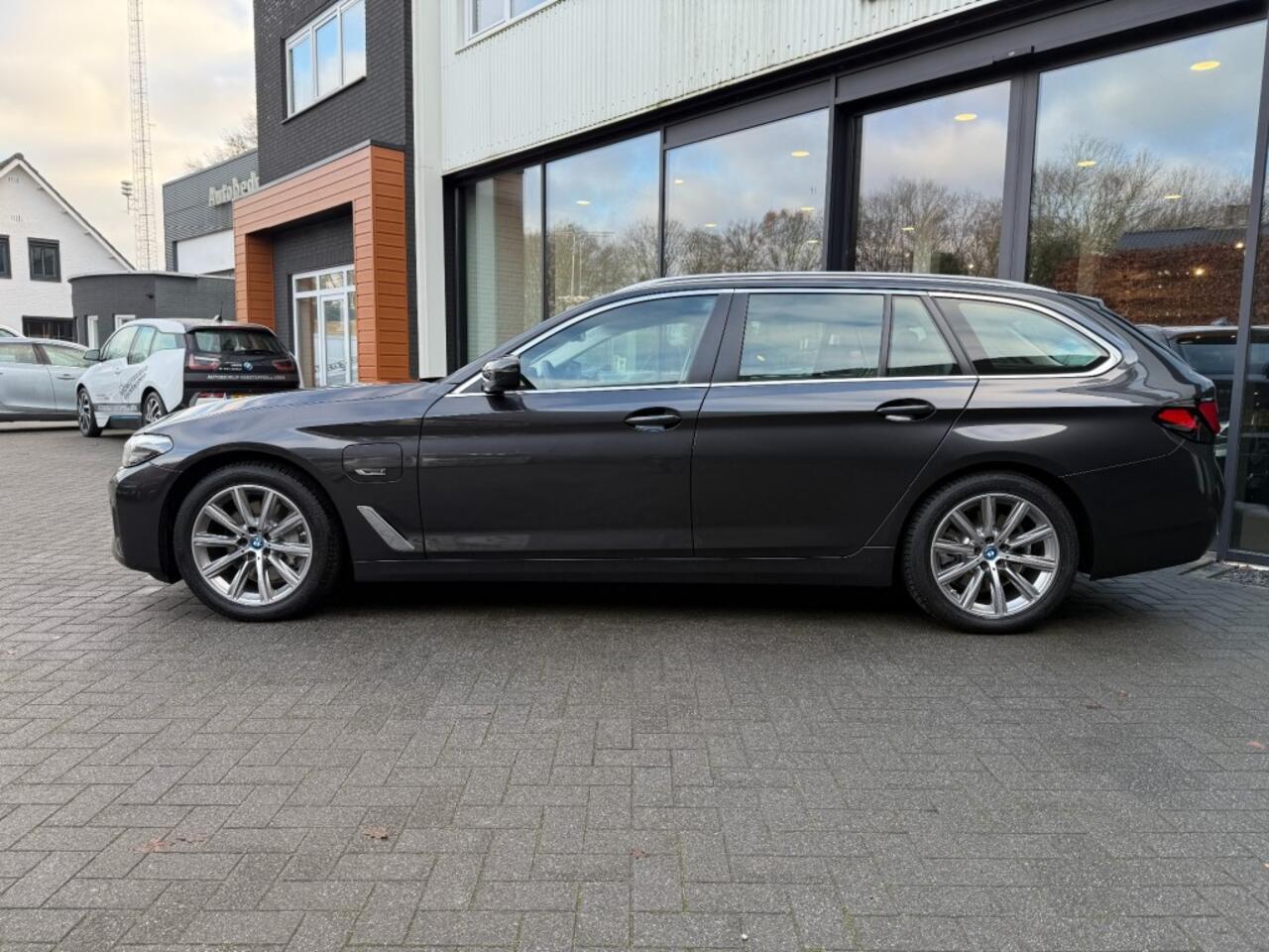 BMW 5-SERIE 530e Business Ed.+,Leer,LED,NaviPro,Stoelverw,