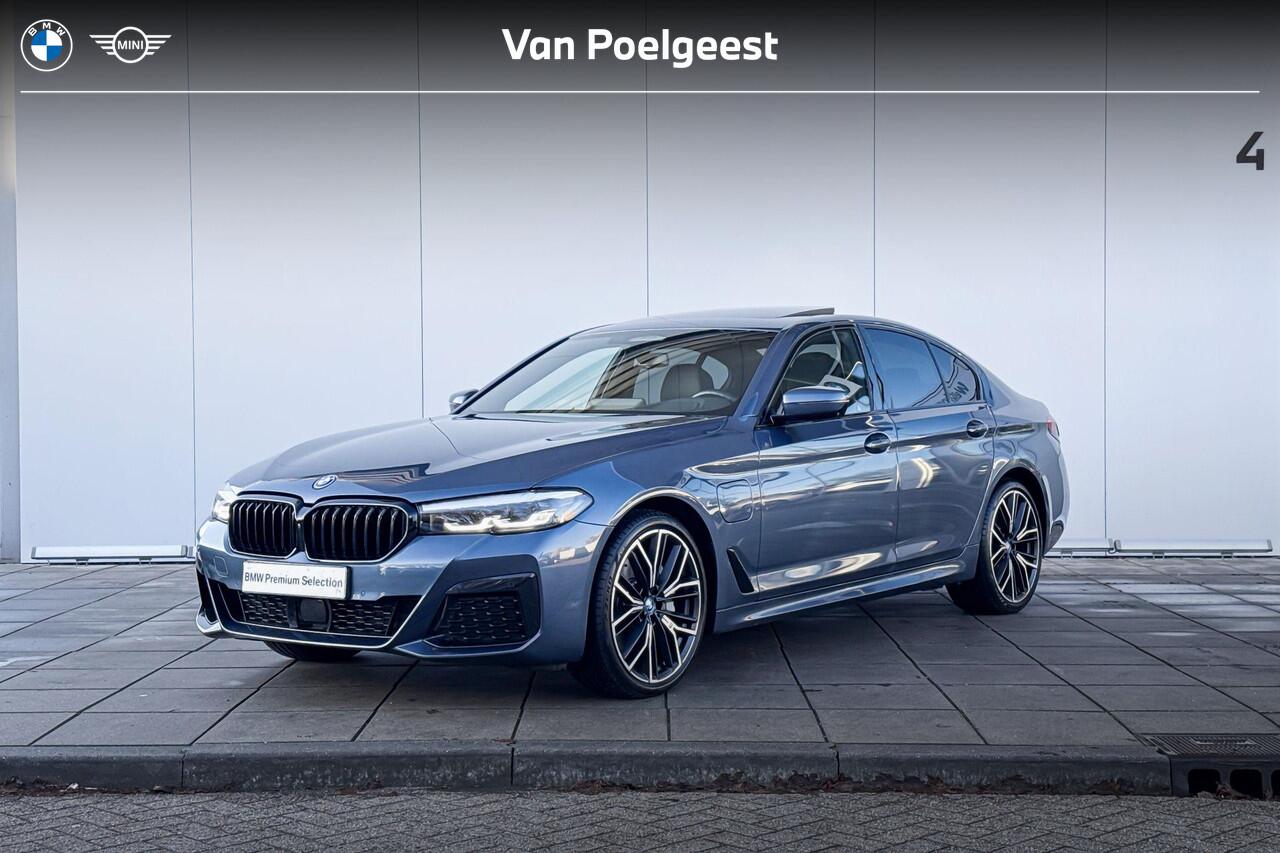 BMW 5-SERIE Sedan 545e xDrive High Executive / Glazen Schuifdak / Harman Kardon / Head-Up / Co-Pilot / Parking Assistant Plus / Comfort Acces / Stuurwielrand verwarming / 20 Inch