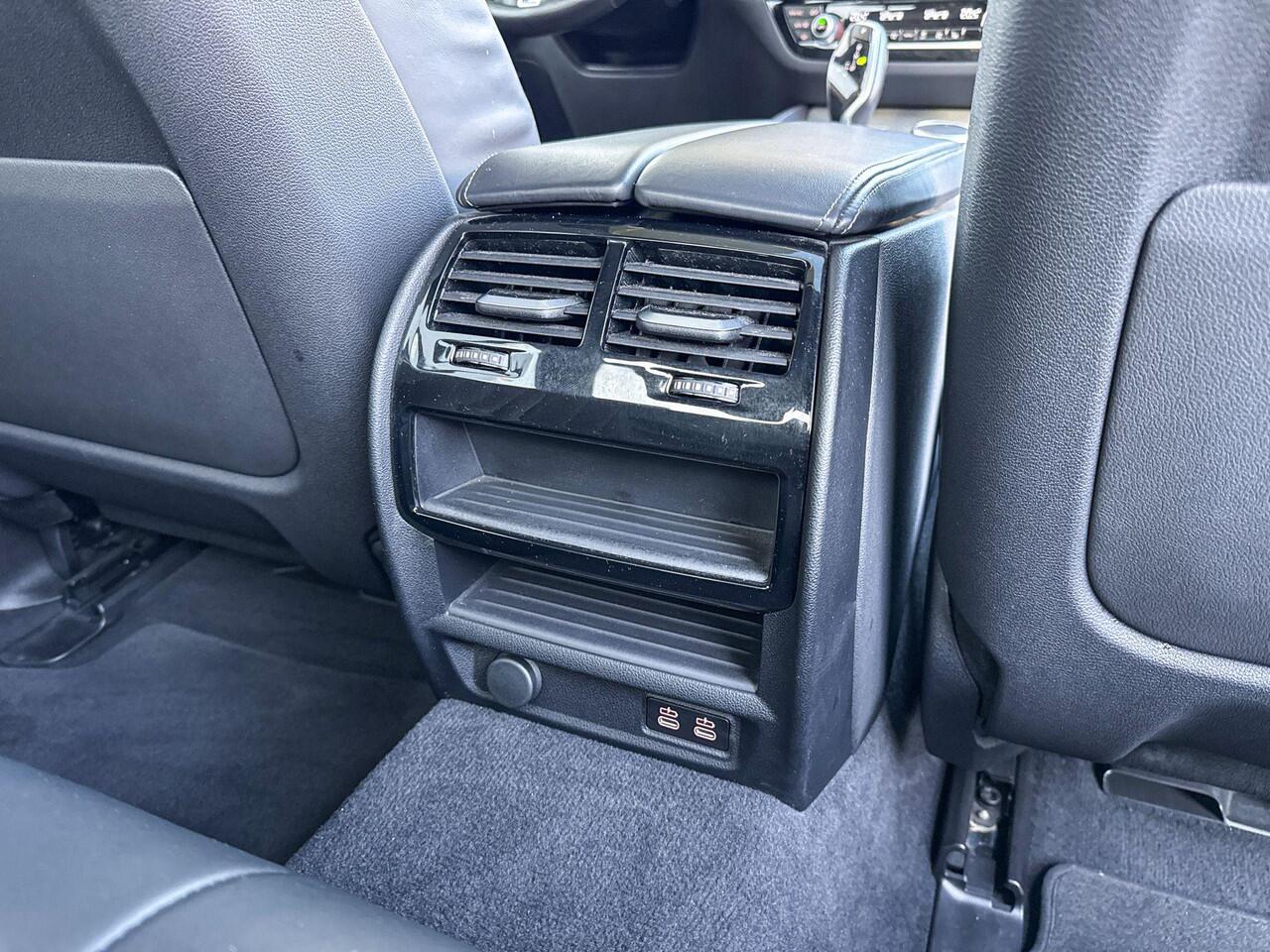 BMW 5-SERIE Sedan 545e xDrive High Executive / Glazen Schuifdak / Harman Kardon / Head-Up / Co-Pilot / Parking Assistant Plus / Comfort Acces / Stuurwielrand verwarming / 20 Inch