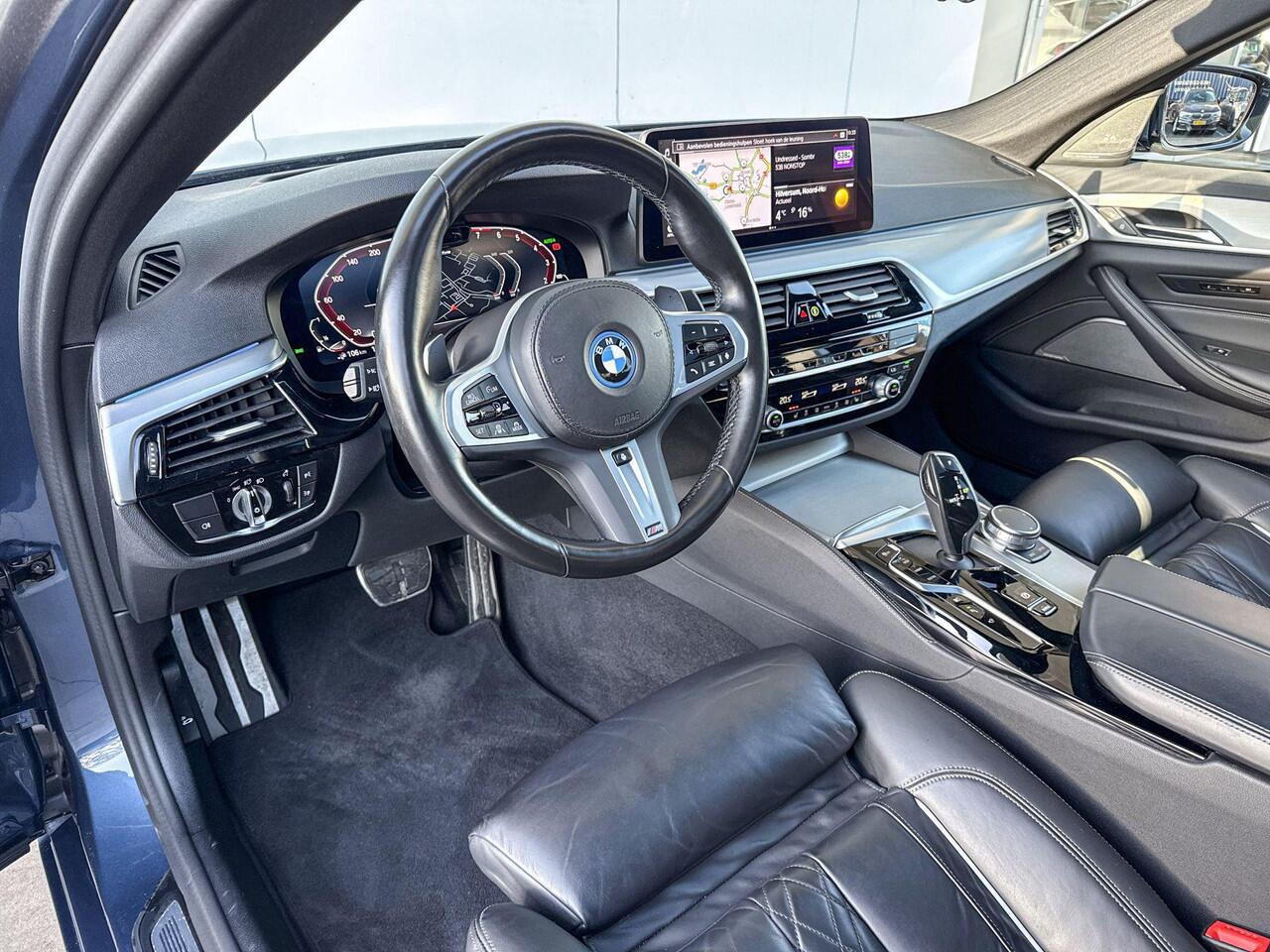 BMW 5-SERIE Sedan 545e xDrive High Executive / Glazen Schuifdak / Harman Kardon / Head-Up / Co-Pilot / Parking Assistant Plus / Comfort Acces / Stuurwielrand verwarming / 20 Inch