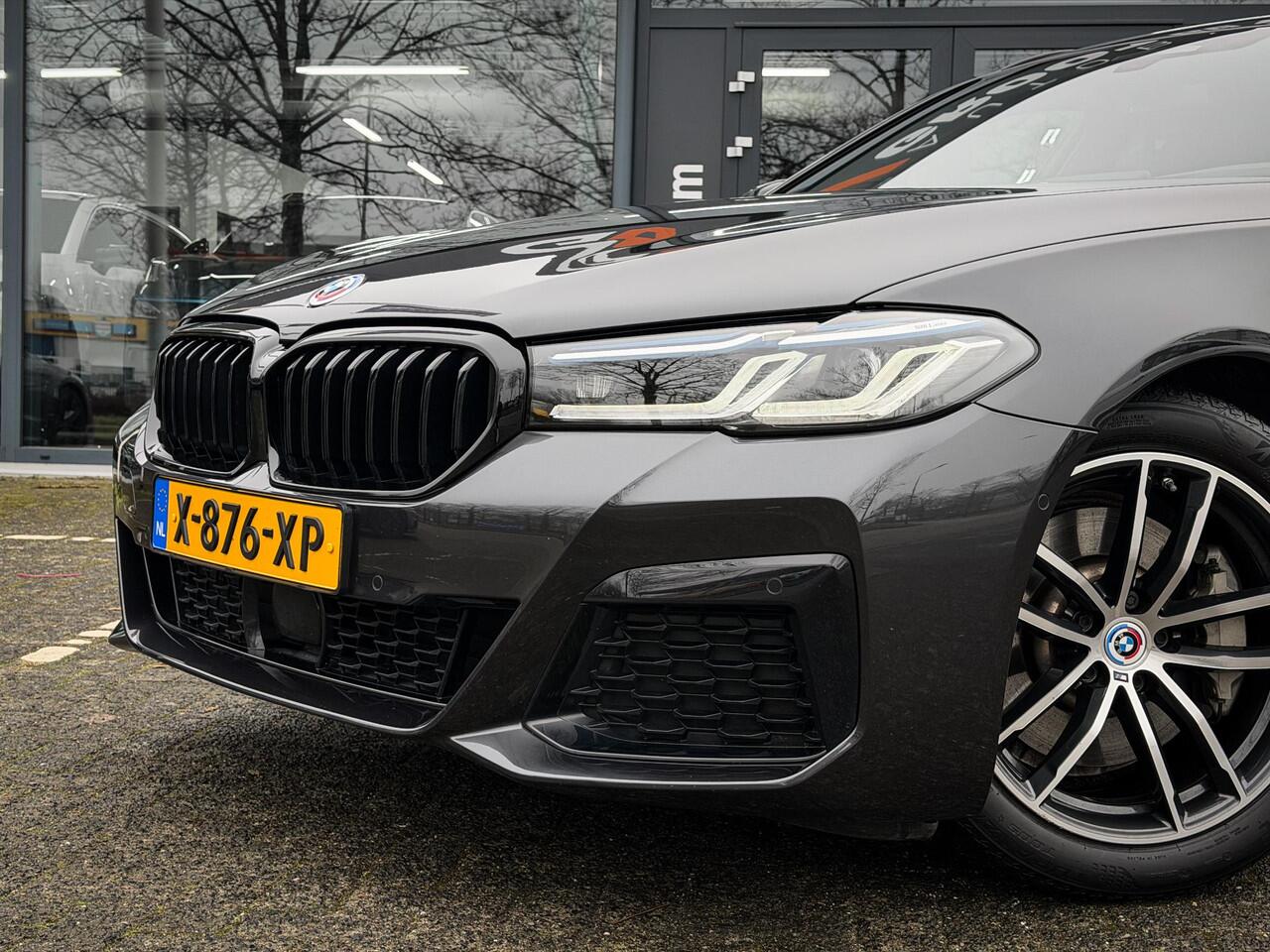 BMW 5-SERIE Touring 530e Business Edition Plus M-Sport |Pano|Comfortstoelen|Memory|Head Up|Laser