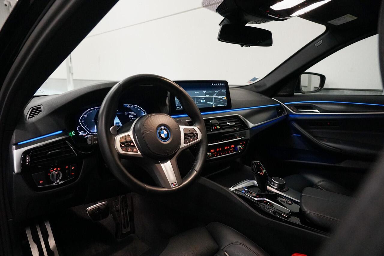 BMW 5-SERIE 530e xDrive M-Sport | Schuifdak | Harman Kardon | Head Up