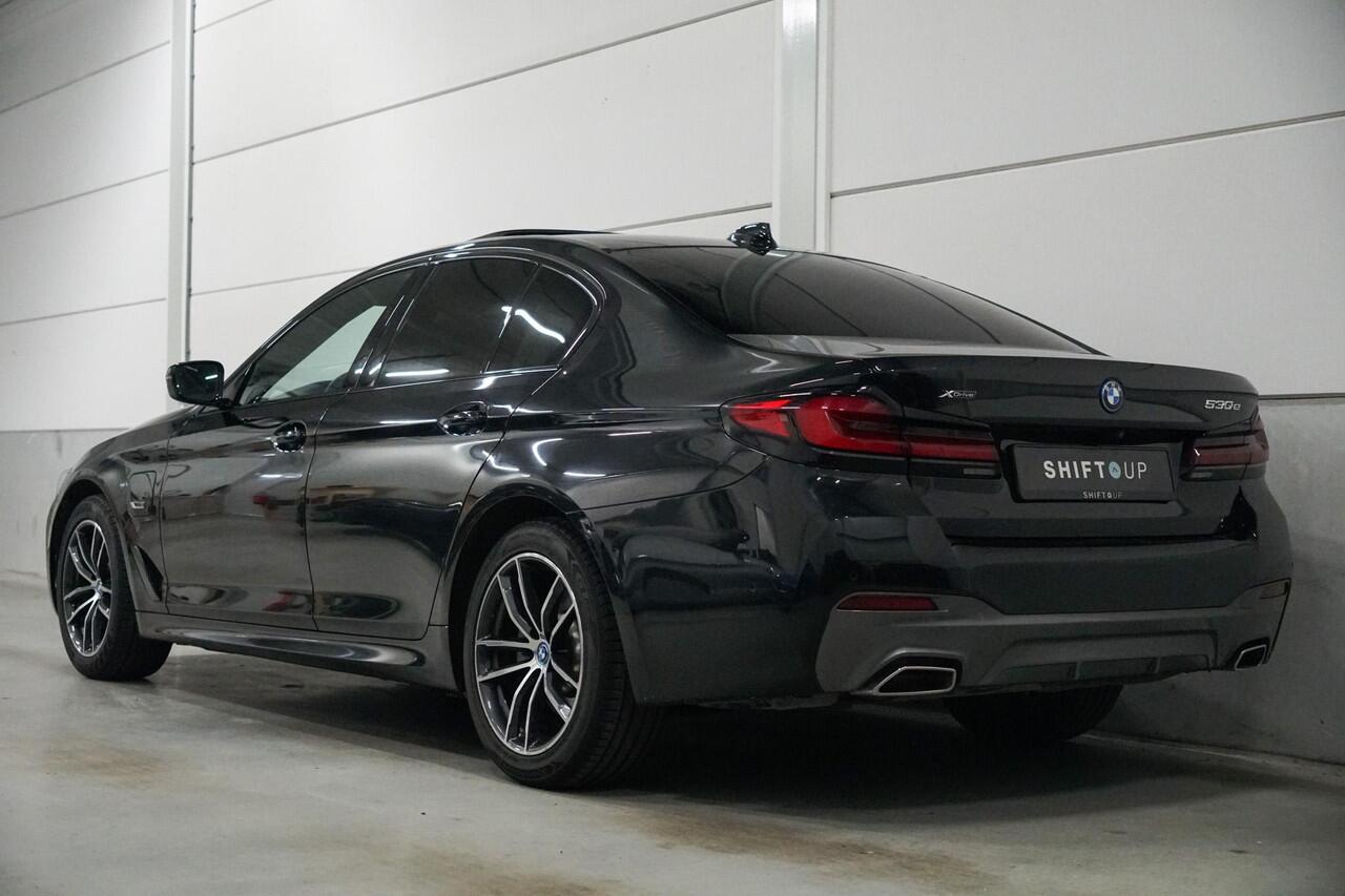 BMW 5-SERIE 530e xDrive M-Sport | Schuifdak | Harman Kardon | Head Up