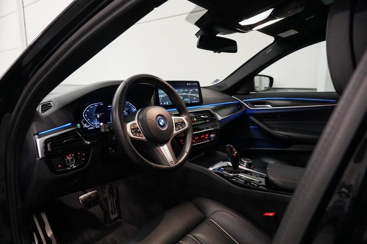 BMW 5-SERIE 530e xDrive M-Sport | Schuifdak | Harman Kardon | Head Up