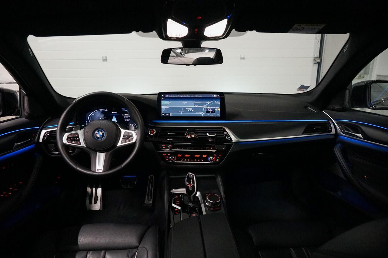 BMW 5-SERIE 530e xDrive M-Sport | Schuifdak | Harman Kardon | Head Up
