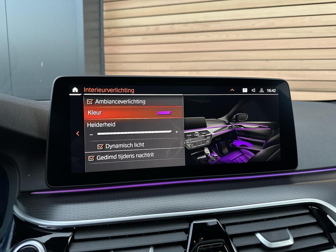 BMW 5-SERIE Touring 530e High Executive M-Sport PANO|ACC|HEADUP|LASER|LEDER