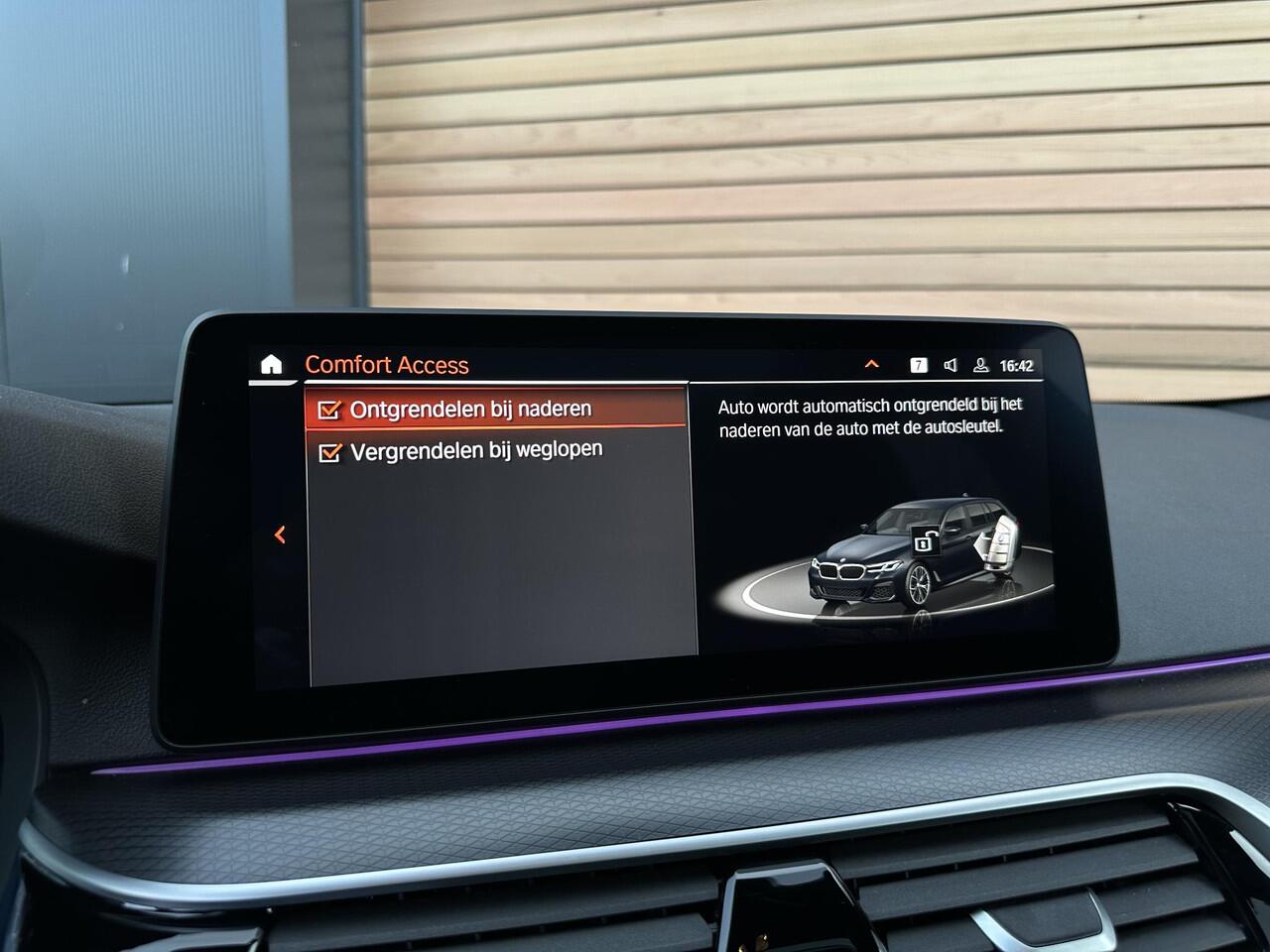 BMW 5-SERIE Touring 530e High Executive M-Sport PANO|ACC|HEADUP|LASER|LEDER