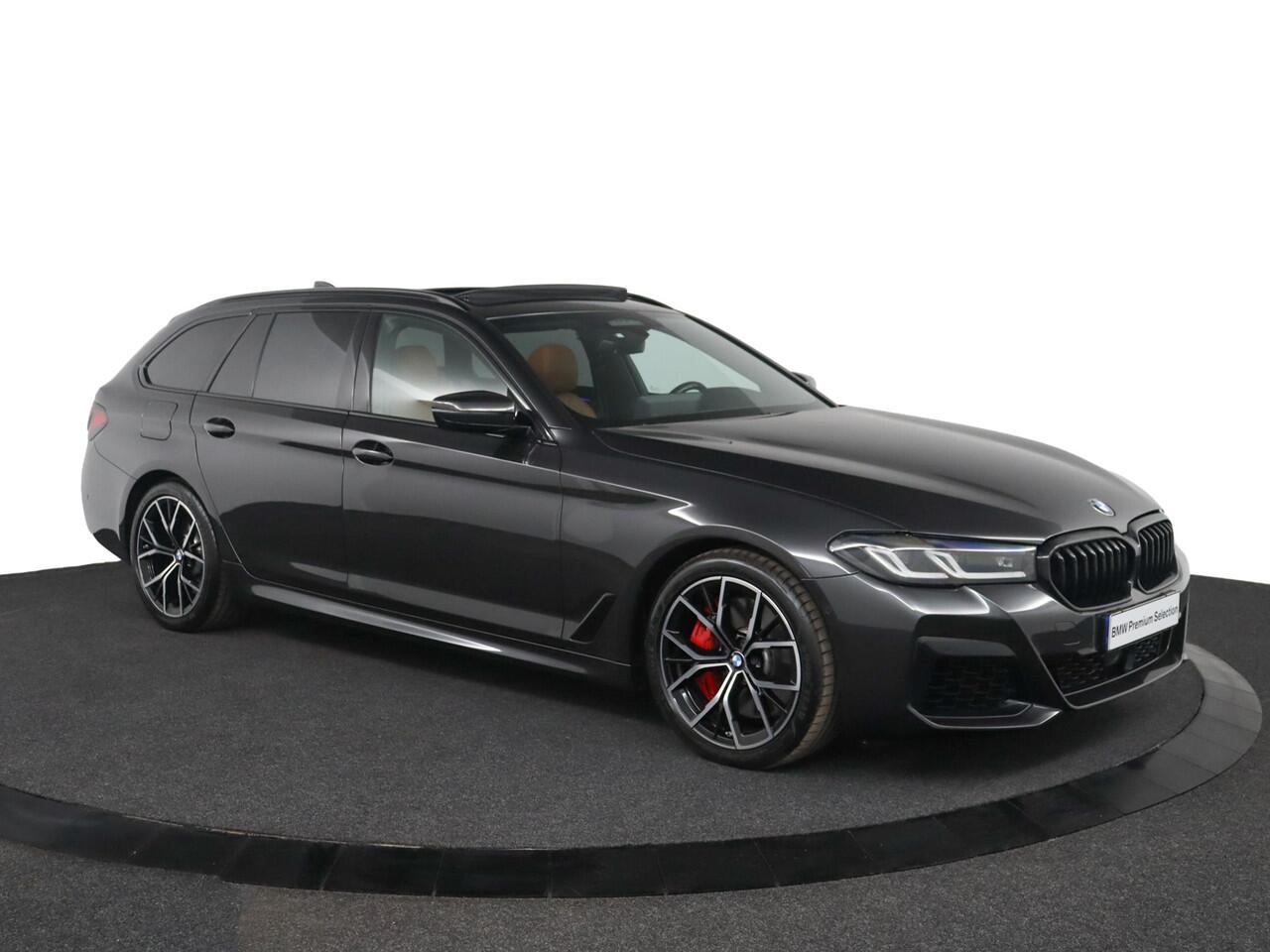 BMW 5-SERIE Touring 540i xDrive Business Edition Plus | M-Sportpakket | Schuifkanteldak | Driving Assistant Proffesional