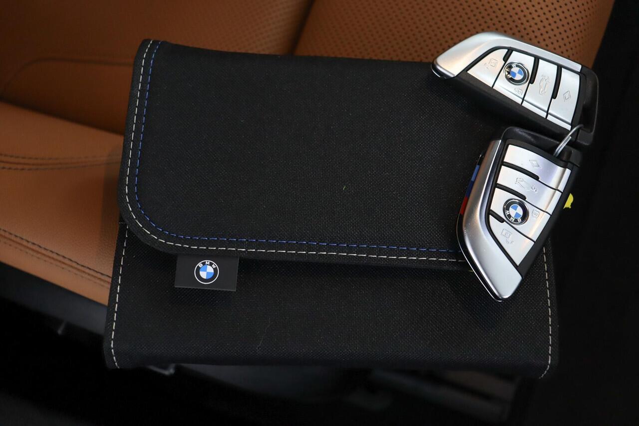 BMW 5-SERIE Touring 540i xDrive Business Edition Plus | M-Sportpakket | Schuifkanteldak | Driving Assistant Proffesional