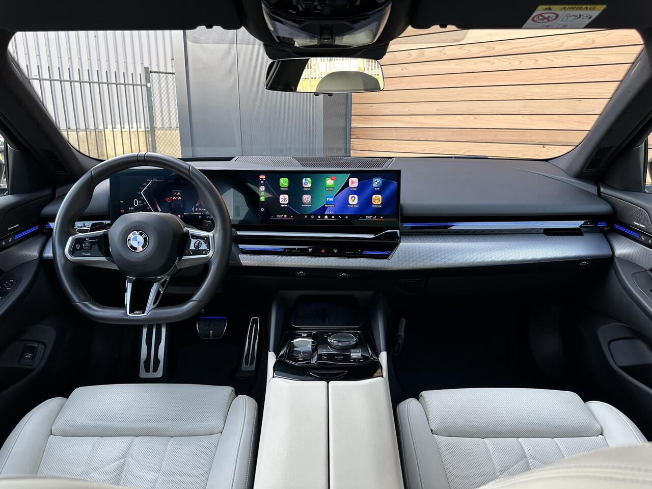 BMW 5-SERIE 520i M-Sport PANO|HEAD-UP|HARMANKARDON|ACC|STOELVENTILATIE
