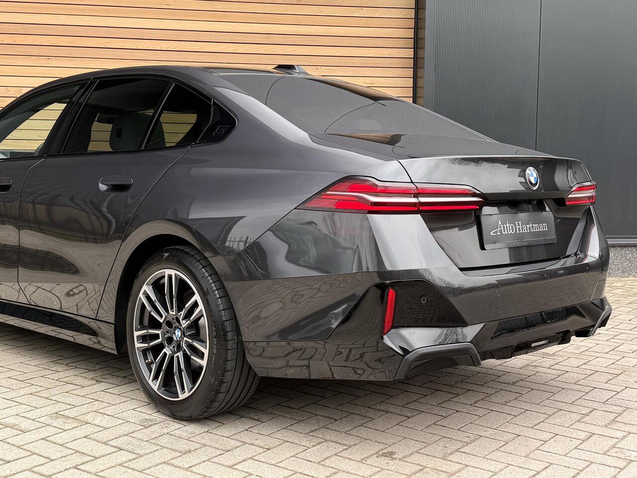 BMW 5-SERIE 520i M-Sport PANO|HEAD-UP|HARMANKARDON|ACC|STOELVENTILATIE