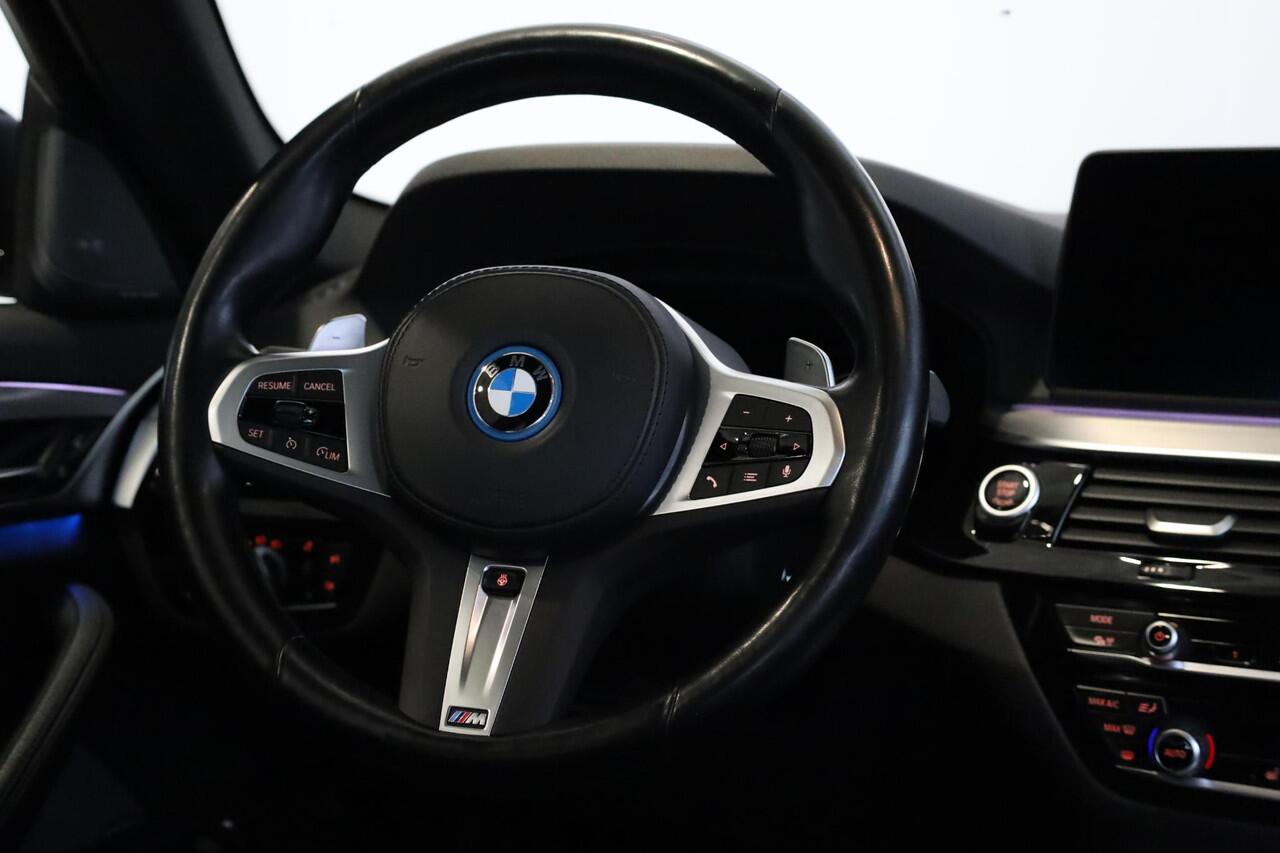 BMW 5-SERIE 530e | M Sport | Comfortstoelen | Panorama Dak | Stuurverwarming