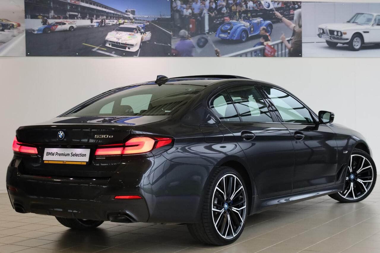 BMW 5-SERIE 530e | M Sport | Comfortstoelen | Panorama Dak | Stuurverwarming