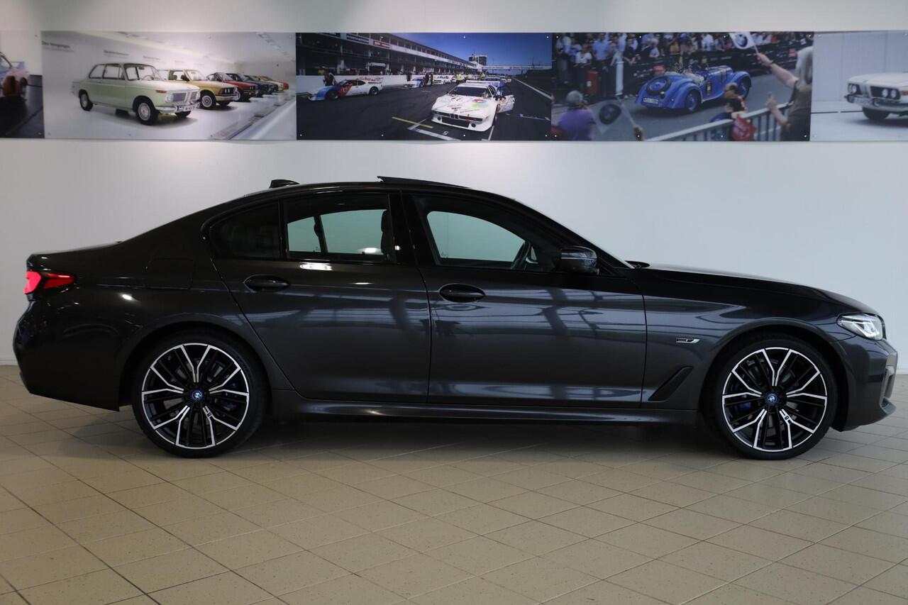 BMW 5-SERIE 530e | M Sport | Comfortstoelen | Panorama Dak | Stuurverwarming