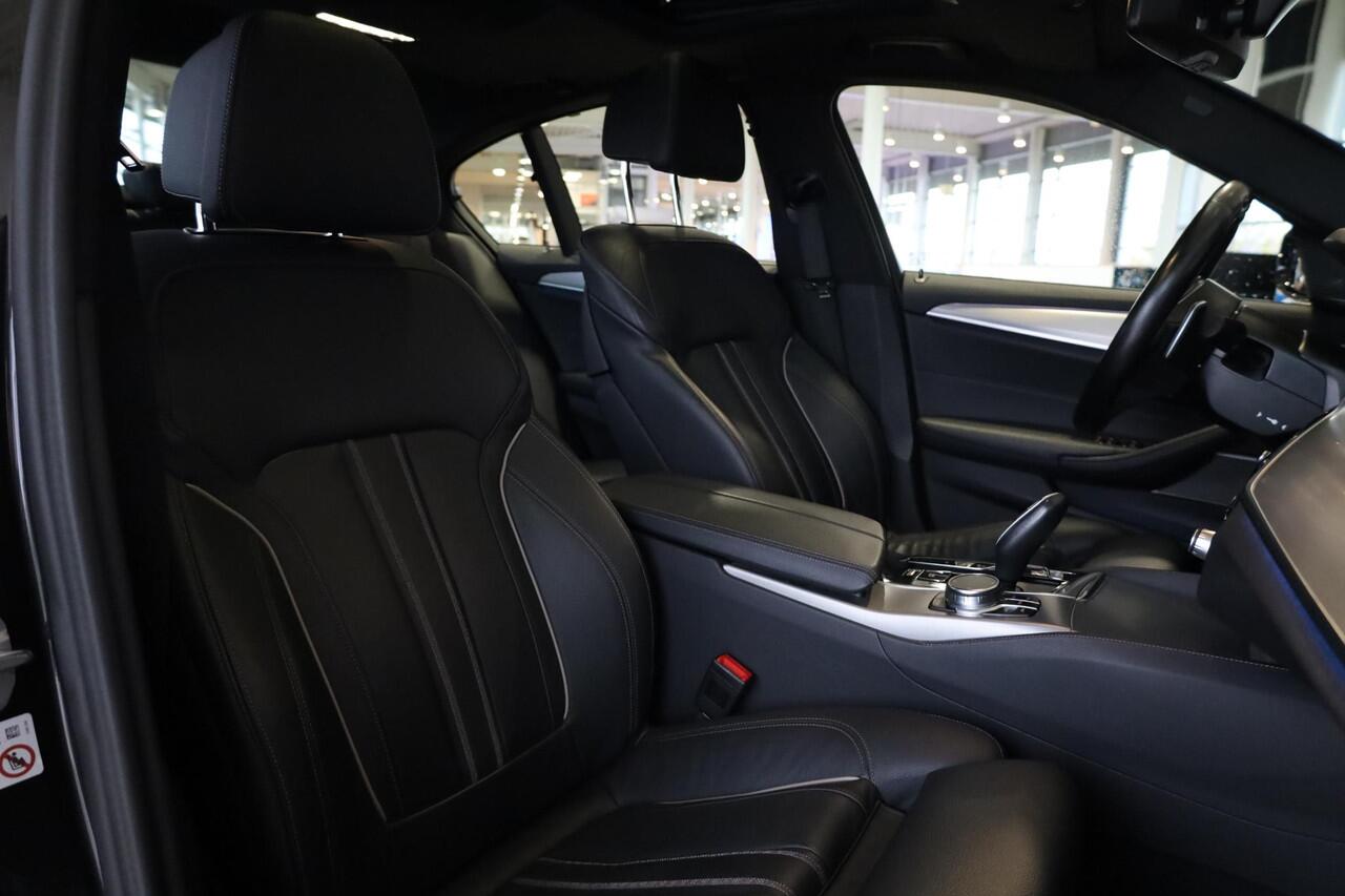 BMW 5-SERIE 530e | M Sport | Comfortstoelen | Panorama Dak | Stuurverwarming