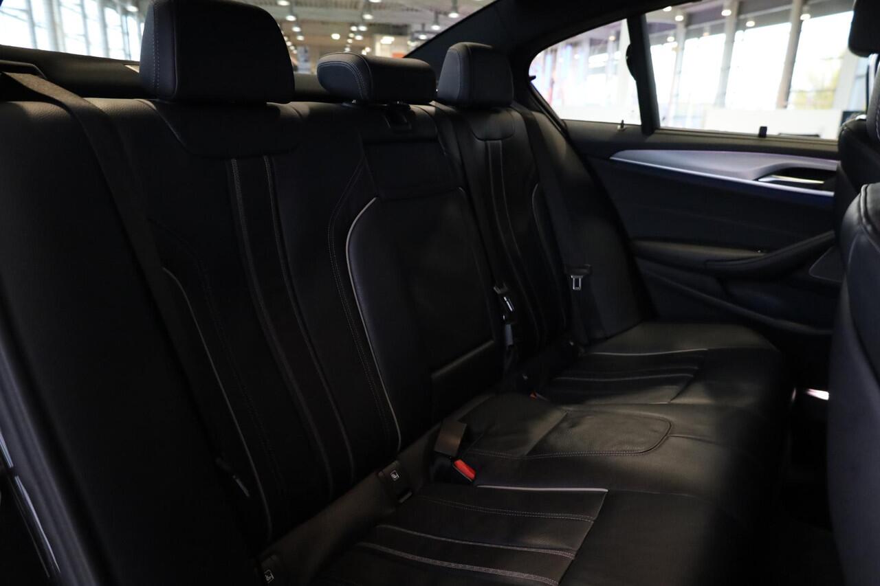 BMW 5-SERIE 530e | M Sport | Comfortstoelen | Panorama Dak | Stuurverwarming