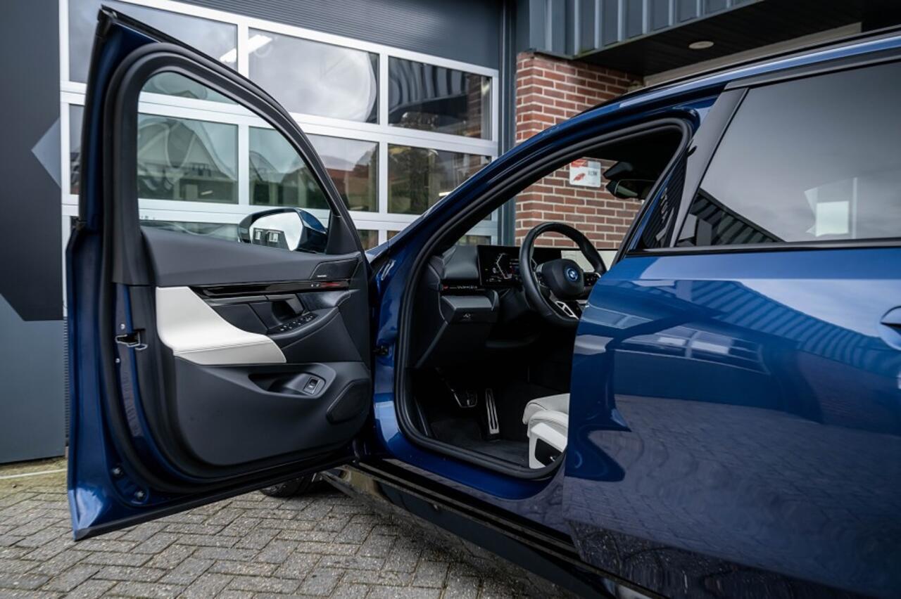 BMW 5-SERIE 530e xDrive M Sport Pro | Driving Ass. Prof. | Harman/Kardon | Keyless | Camera | Trekhaak | 20' Inch |