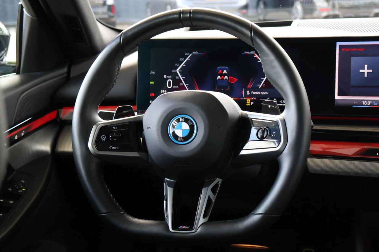 BMW 5-SERIE Sedan 550e xDrive | M Sportpakket | Innovation Pack | Comfort Pack