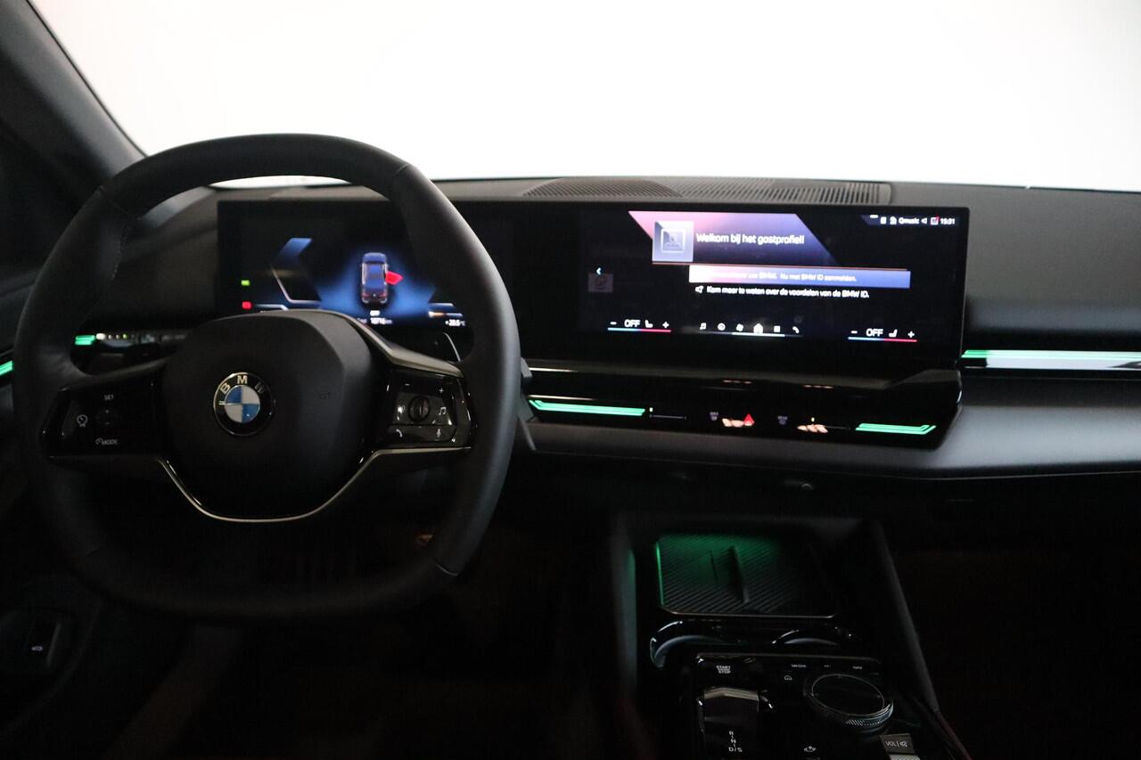 BMW 5-SERIE Sedan 520i Driving Assistant | Achteruitrijcamera