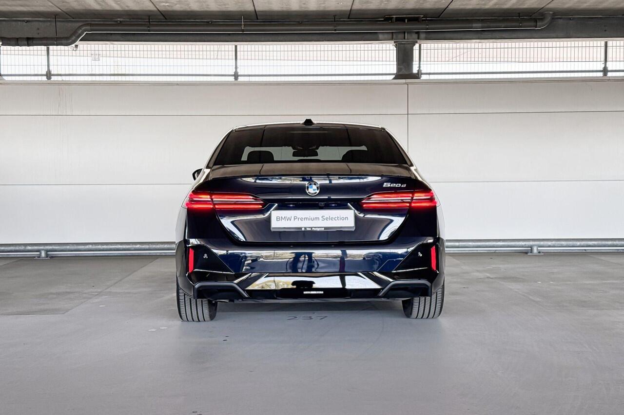 BMW 5-SERIE Sedan 520d M Sport