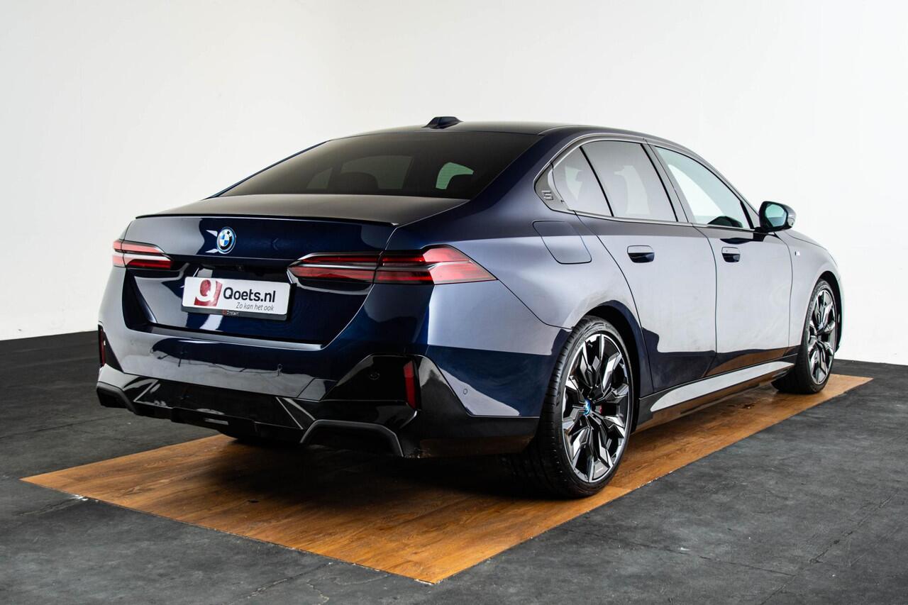 BMW 5-SERIE 550e xDrive M Sport Pro - Driving/Parking Assistant Professional - Harman Kardon - Comfort Access - Comfort Pack - M Adaptief onderstel Professional - Iconic Glow - Active Guard - Harman Kardon -