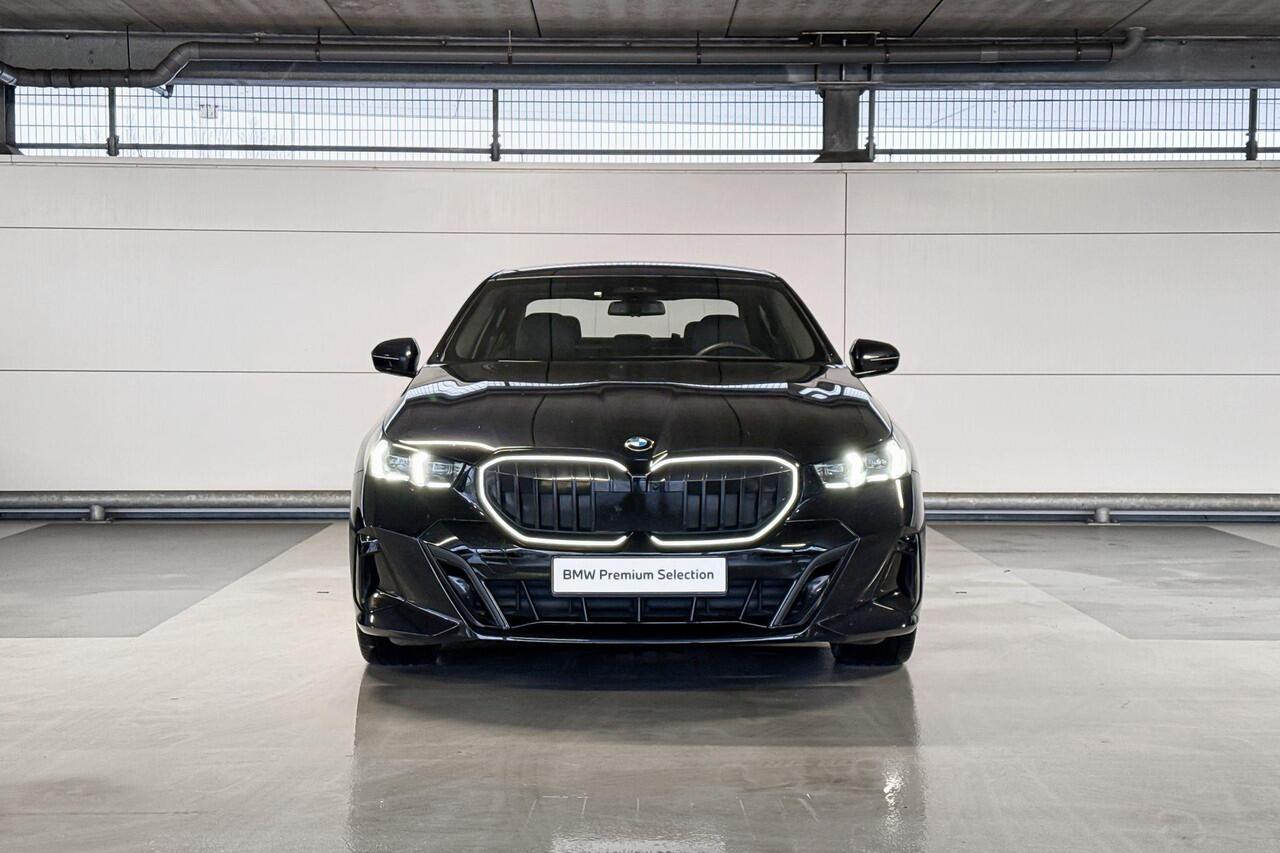 BMW 5-SERIE Sedan 520i High Executive M-Sport Pro
