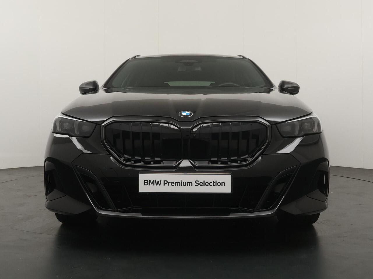 BMW 5-SERIE Touring 540d xDrive | M Sport Pro | Standkachel | Driving Assitant Professional | Trekhaak |