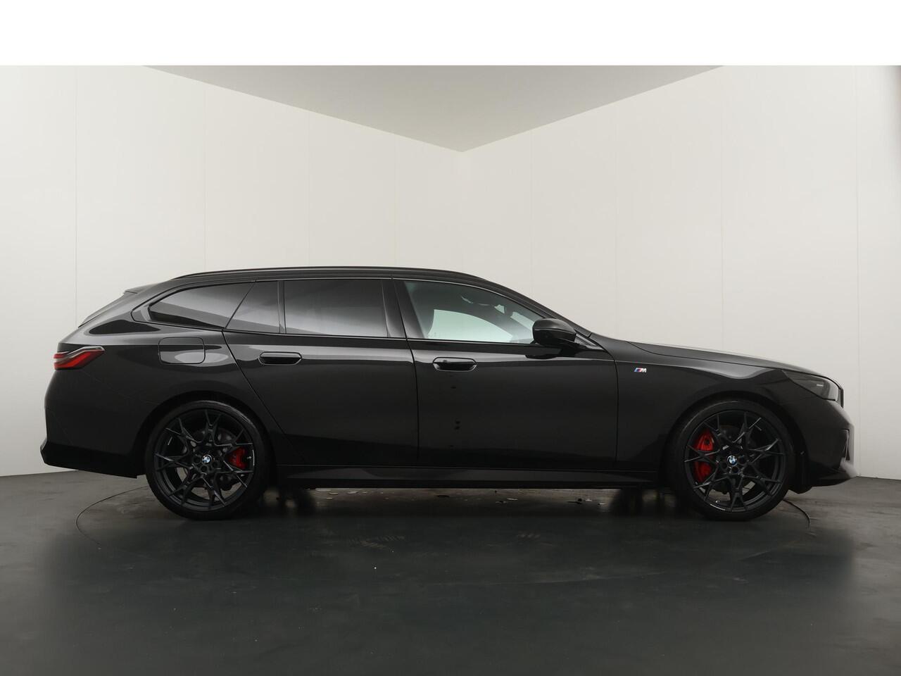 BMW 5-SERIE Touring 540d xDrive | M Sport Pro | Standkachel | Driving Assitant Professional | Trekhaak |