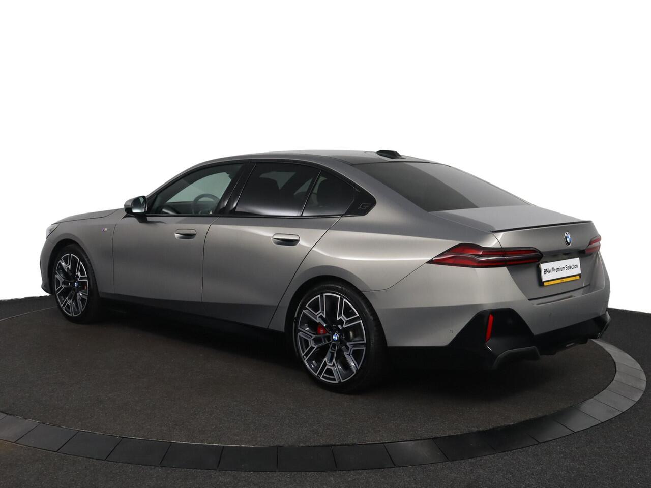 BMW 5-SERIE 520i | M Sportpakket Pro | Innovation Pack | Driving Assistant Prof. | Trekhaak | Panoramadak | Harman-Kardon | Stoelventilatie | Comfortstoelen |